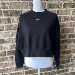 NIKE Women’s Size Small Black Crop Sweatshirt